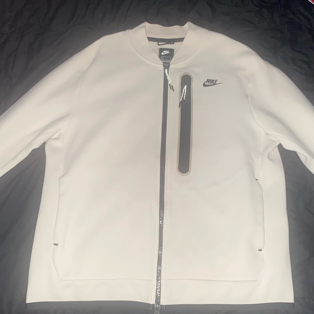 Nike tech (for Sale)